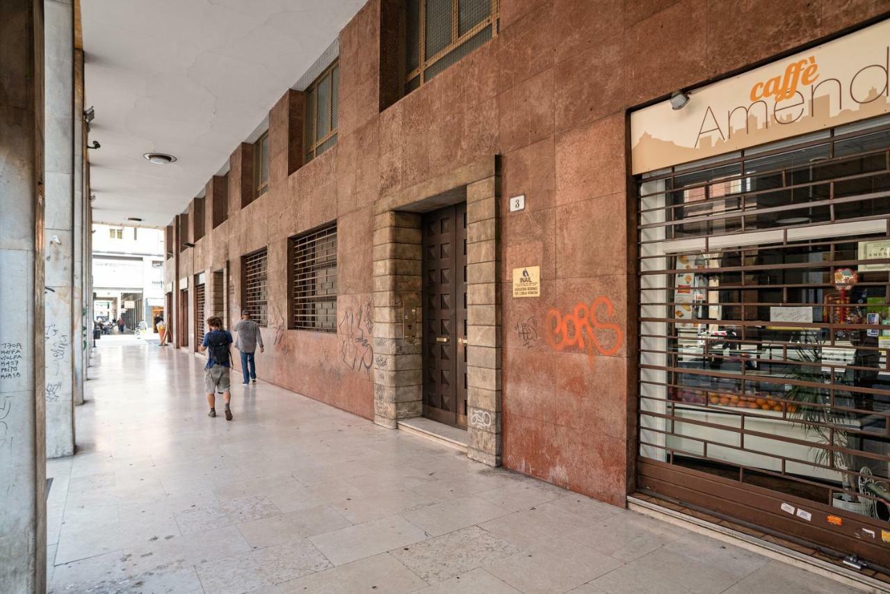 Bologna Railway Station Flat Exterior photo