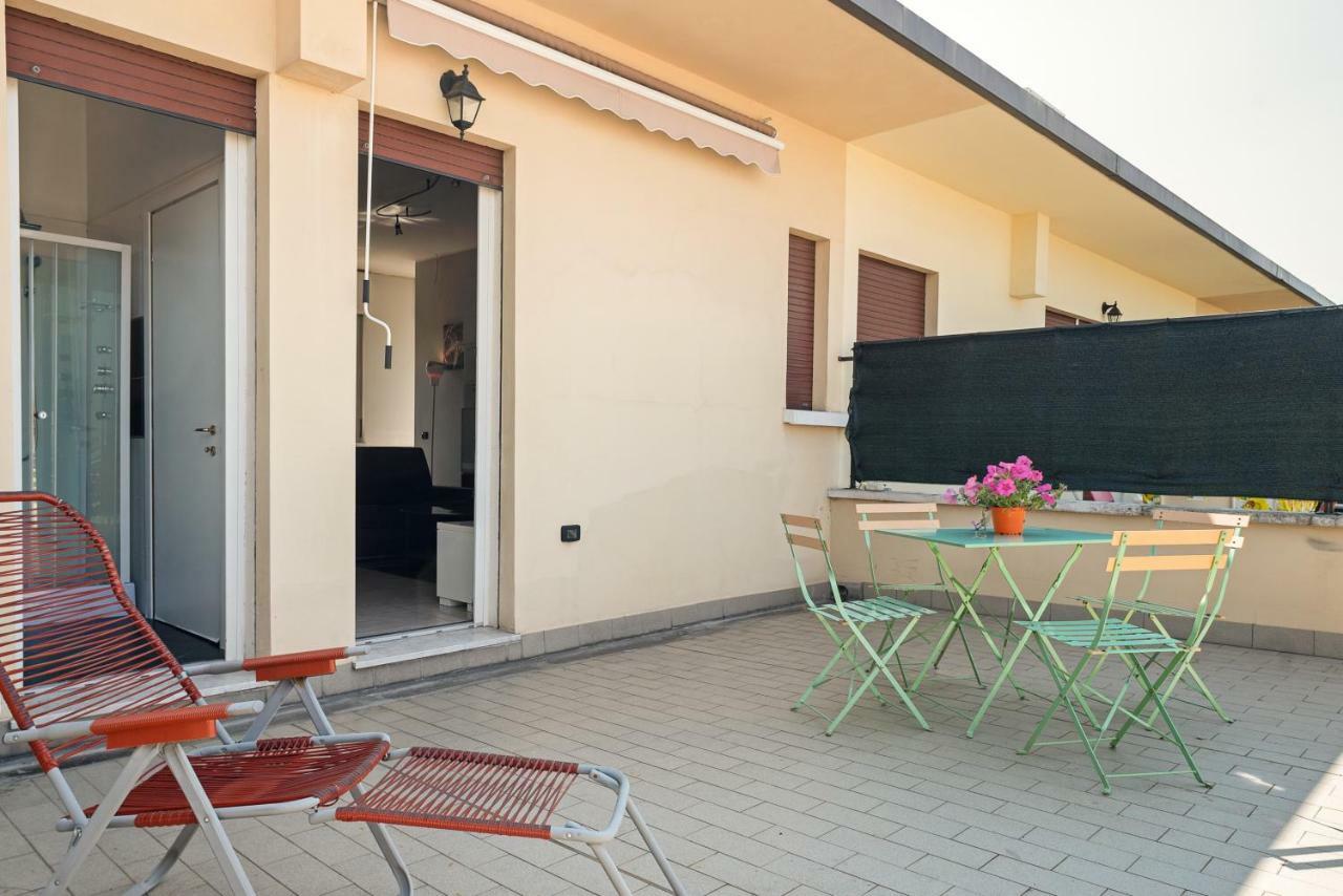 Bologna Railway Station Flat Exterior photo